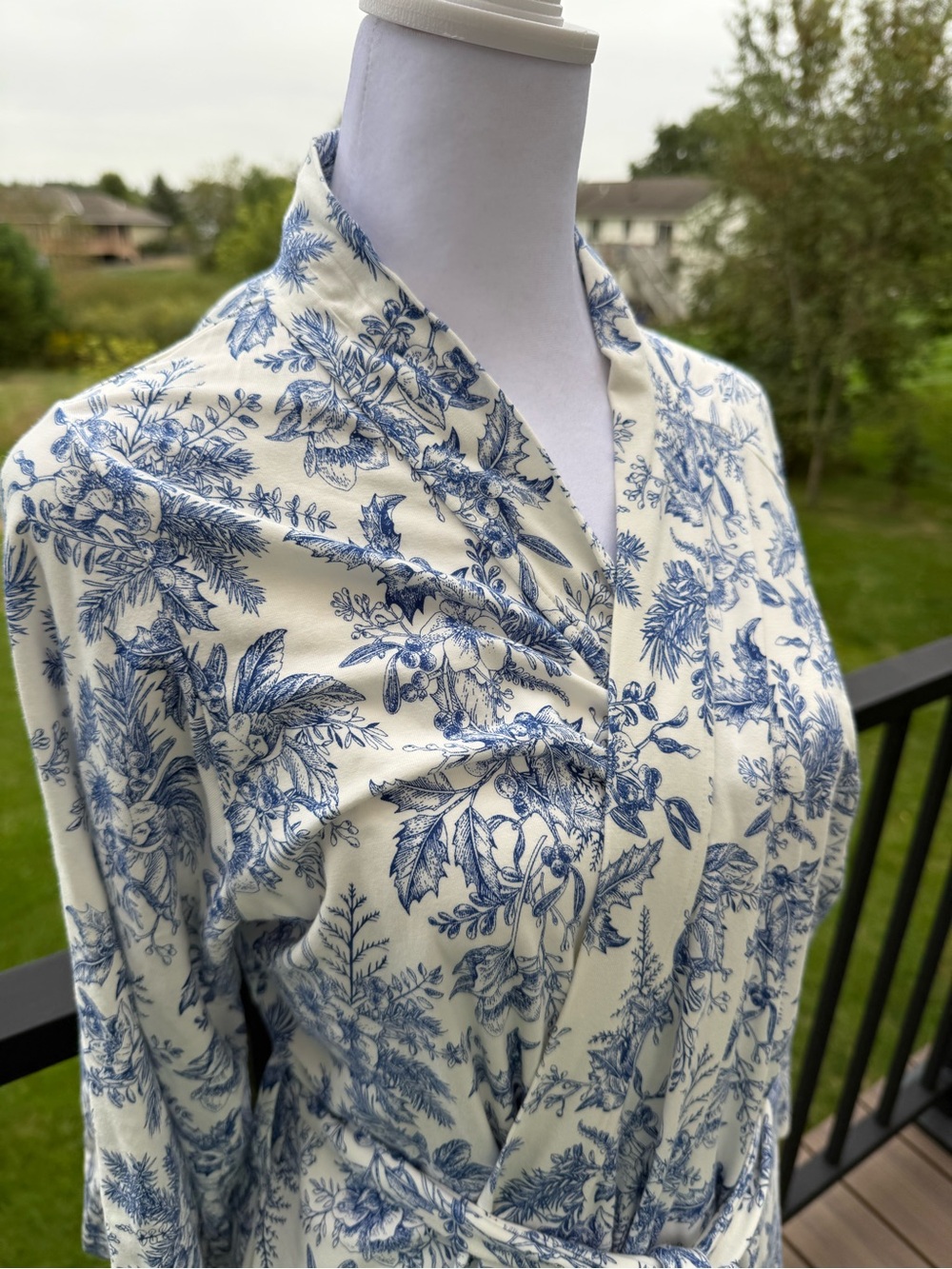 Rufflebutts Robe - Picture 4 of 4